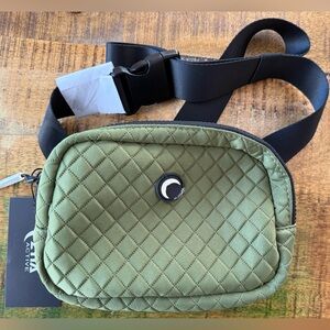 Zyia Active quilted bag with adjustable strap in “Forest” Olive green